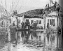 CASONE a Corte di Piove di Sacco durante un'esondazione delle acque (da Novecento, una storia per immagini) (Giancarlo Pavin)